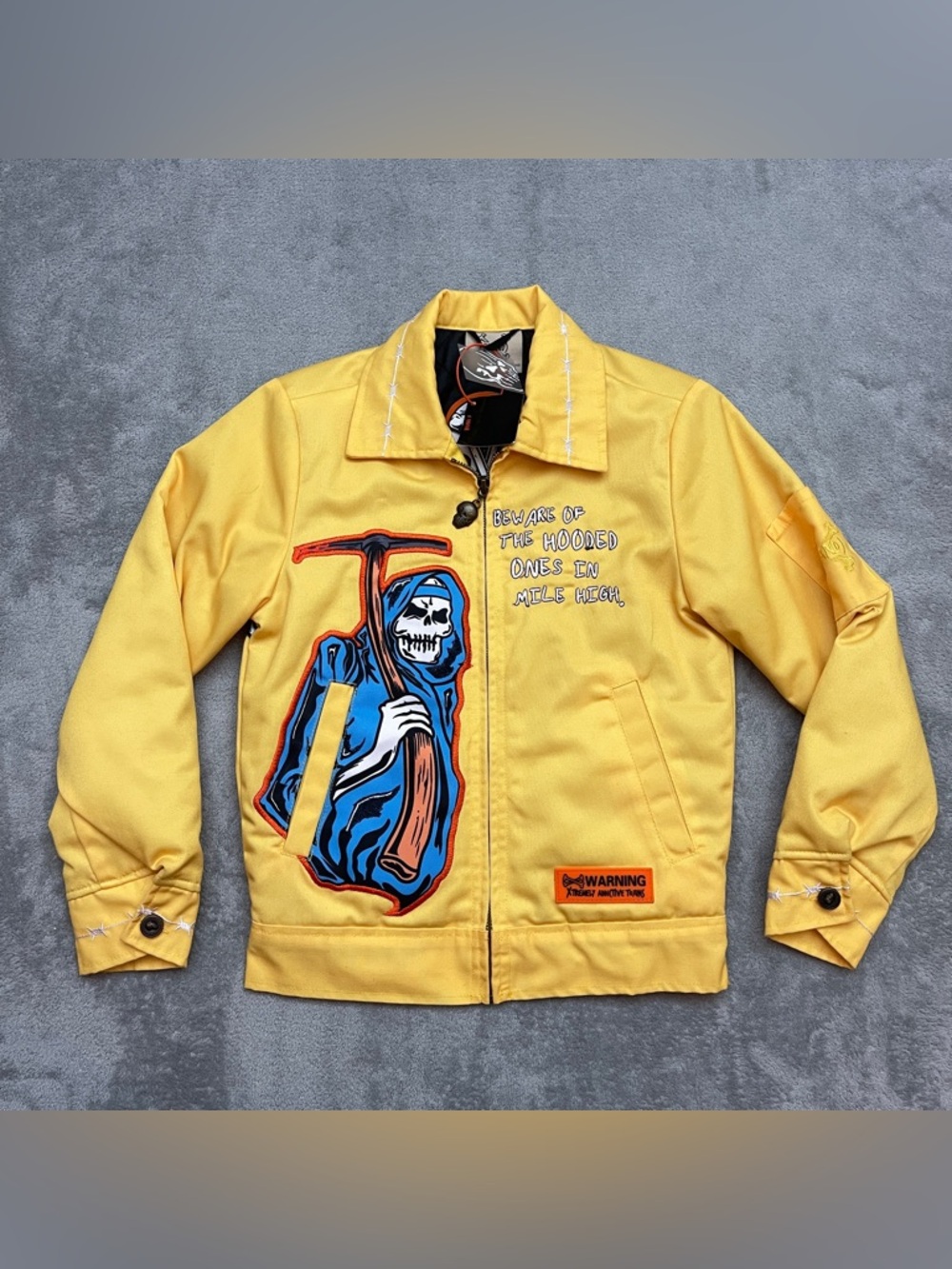 BRAND X DENVER BEWARE OF THE HOODED WORK YOUTH JACKET XS YELLOW NWT RETAIL $180